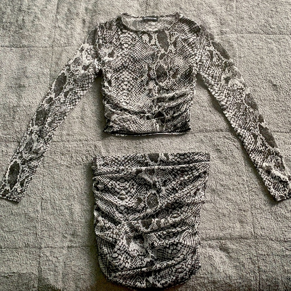 🐍 - Pretty little thing snakeskin outfit